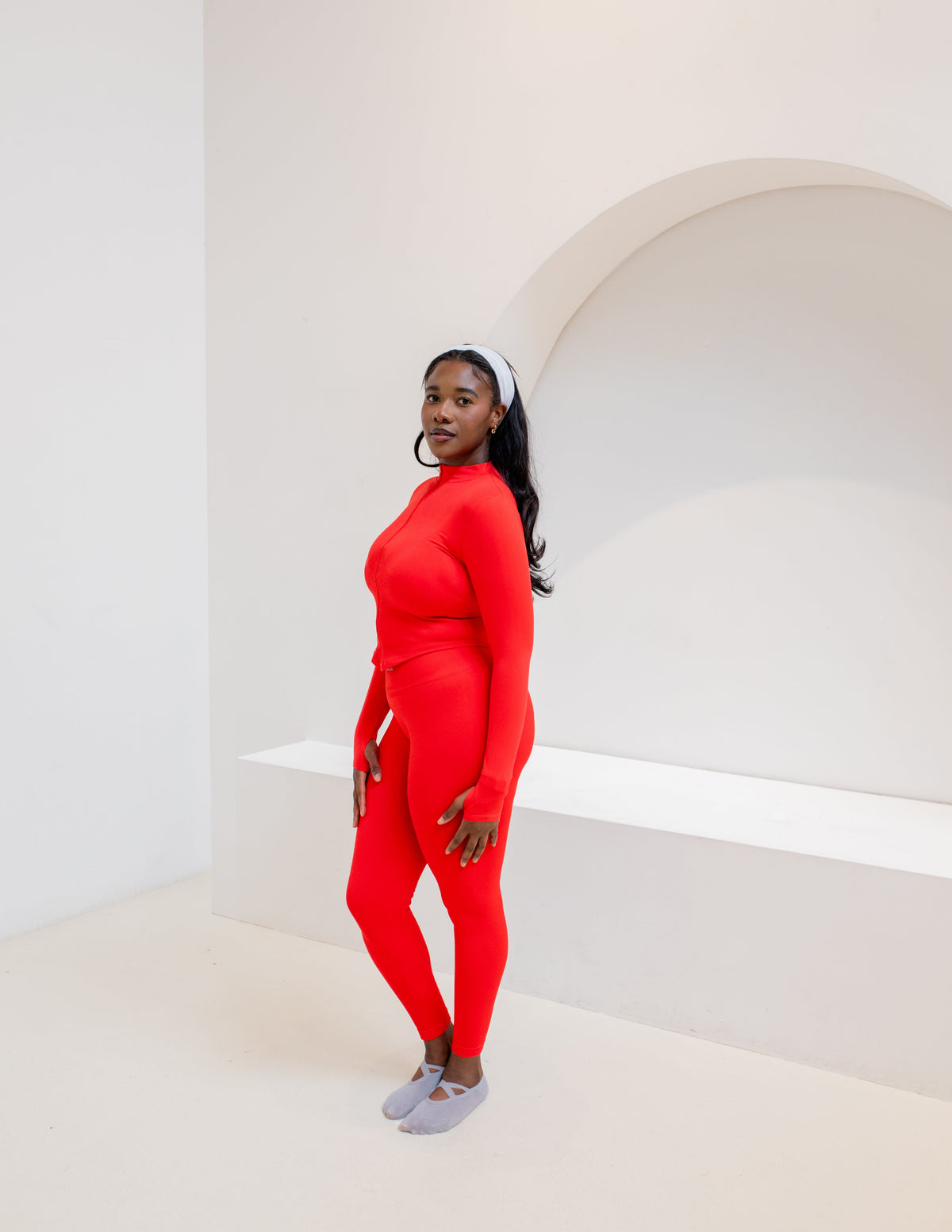 Woman wearing the SaturSculpt Scarlet Red Sculpt Set